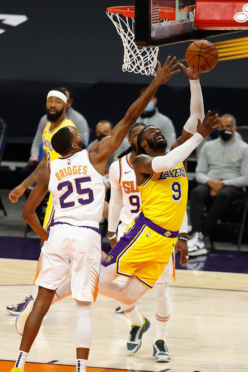 关于关键时刻NBA季后赛焦点战，洛杉矶湖人复出首秀，球迷炸锅，赛程密集仍需轮换的信息