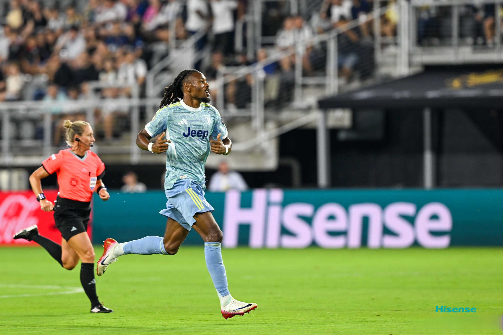 包含德甲赛程吃紧，埃因霍温国际比赛日刷新队史纪录，气氛紧张，细节决定成败的词条