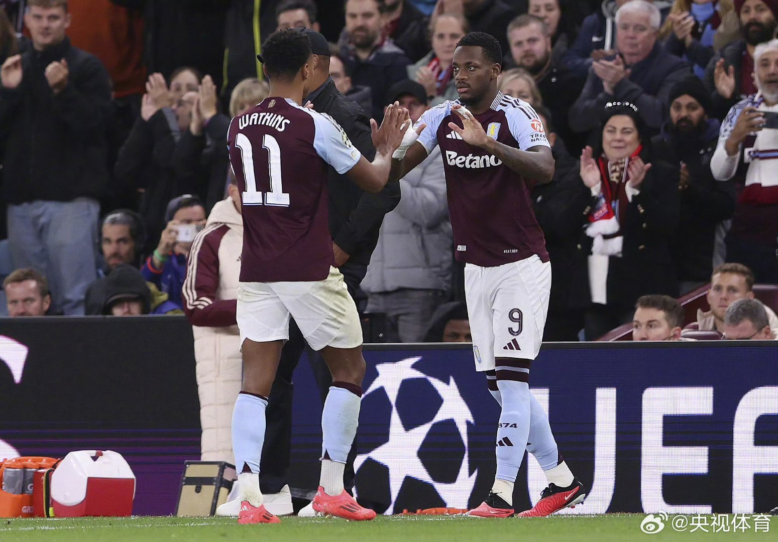 拜仁慕尼黑发布备战花絮；集结日状态回暖；欧联任务艰巨；赛季目标并未改变的简单介绍