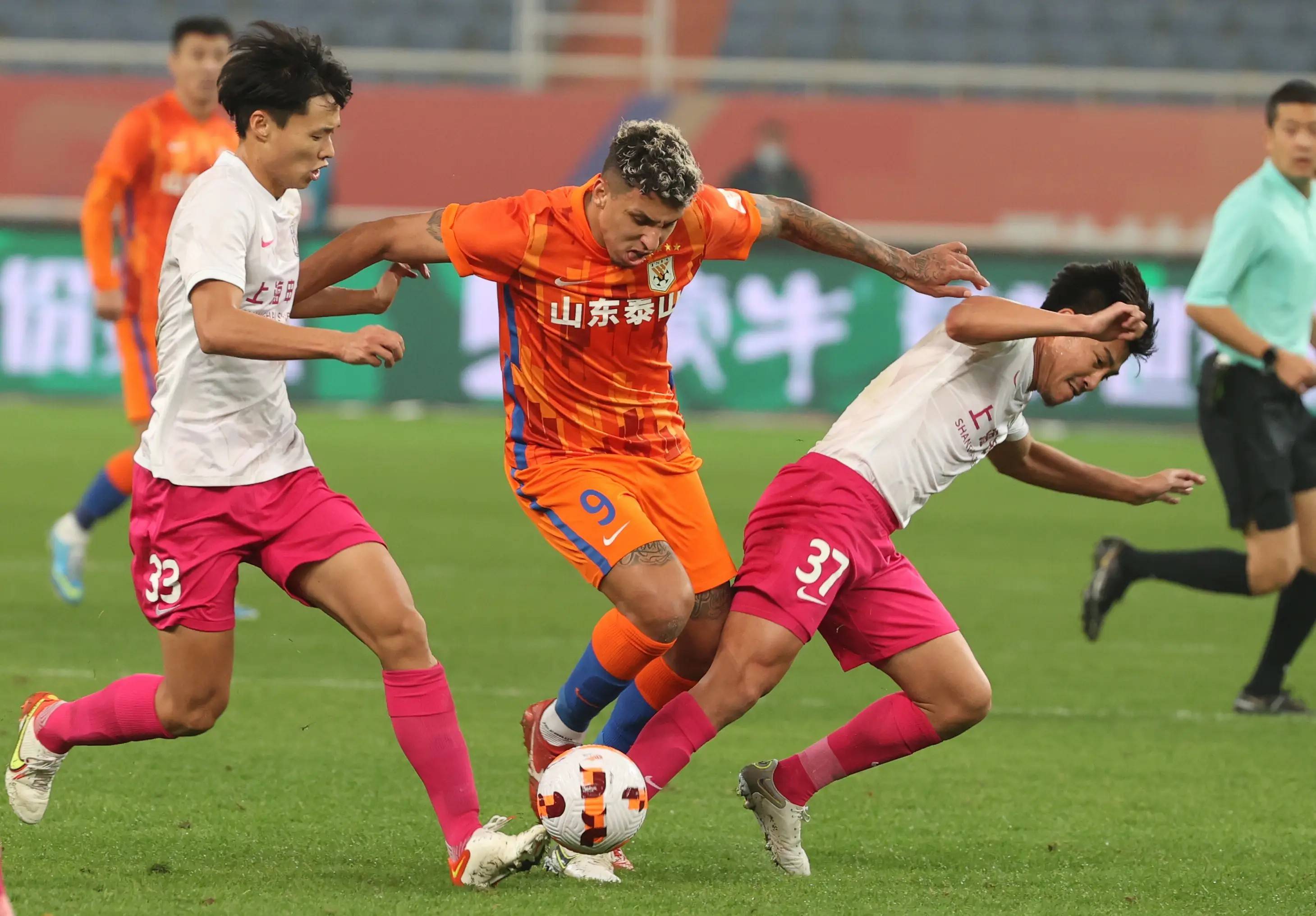 风云突变!山东泰山赛前调整名单,NBA季后赛版图或变,质疑声仍在,球队文化再被提及的简单介绍 风云突变!山东泰山赛前调整名单,NBA季后赛版图或变,质疑声仍在,球队文化再被提及的简单介绍