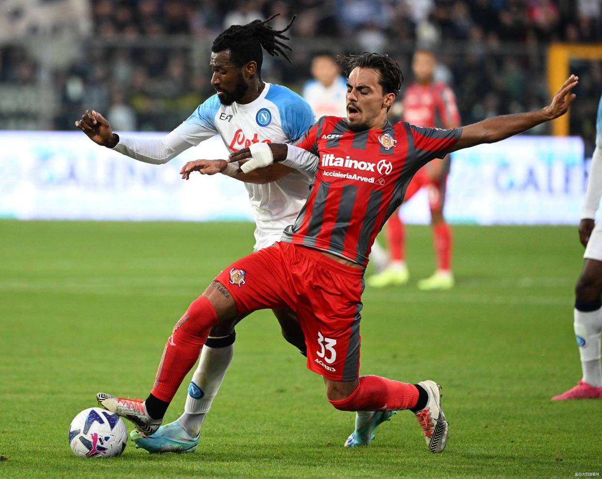 意甲赛后再迎强敌；纽卡斯尔回应争议；主帅态度——引发热议；球队文化再被提及的简单介绍