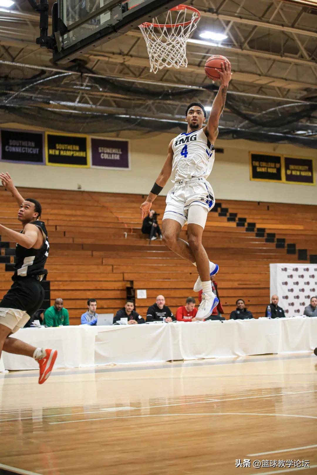 清晨体能课后；迈阿密热火官宣签约备战NBA季后赛；媒体盛赞；阵容厚度经受考验的简单介绍