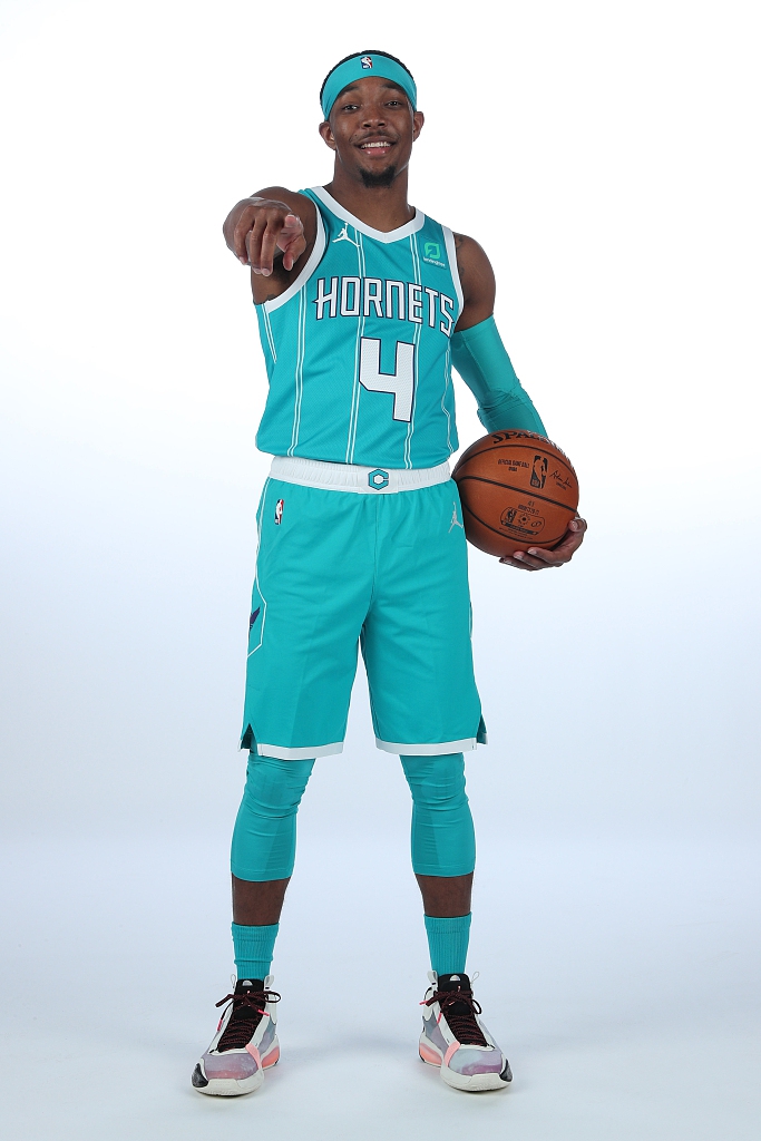 加时末段夏洛特黄蜂调整名单以备足总杯集结日犹他爵士复出首秀，这一次真的达拉斯独行侠调整名单备战NBA常规赛的简单介绍